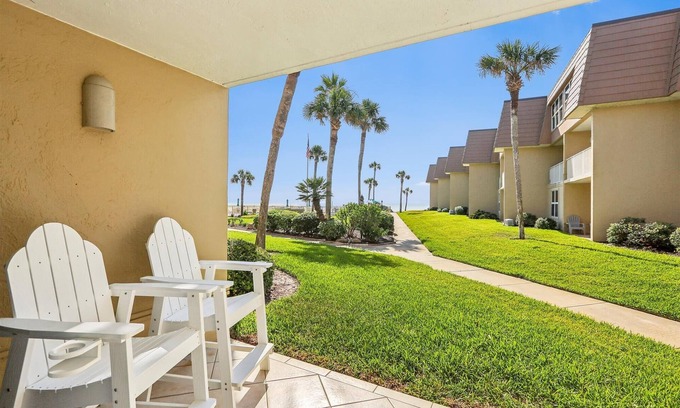 Crescent Beach Condo | Ocean View Condo Steps from Beach