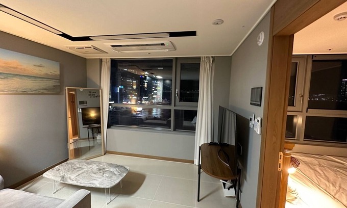 Suyeong-Gu Apartment | Ocean view, drone show main view Apartment