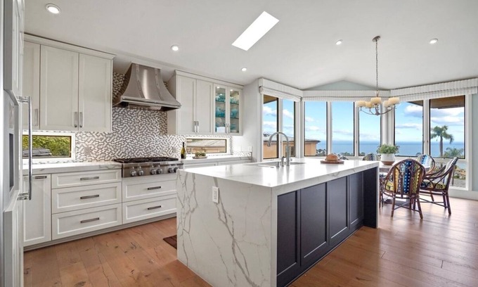 Emerald Bay House | Ocean View, Golf Cart, Elevator, Private, Gated Community, Emerald Bay โฑ๐
