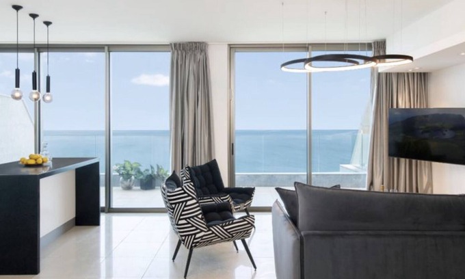 Netanya Apartment | Ocean view mini penthouse on the 30th floor
