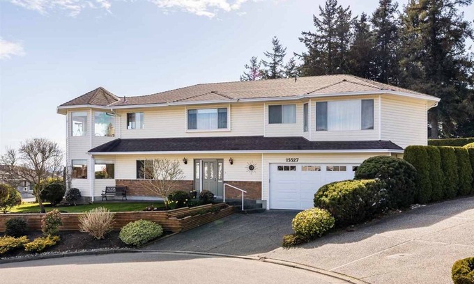 White Rock House | Ocean View & Mount Baker 5 min from the beach! Canada longest pier, restaurant