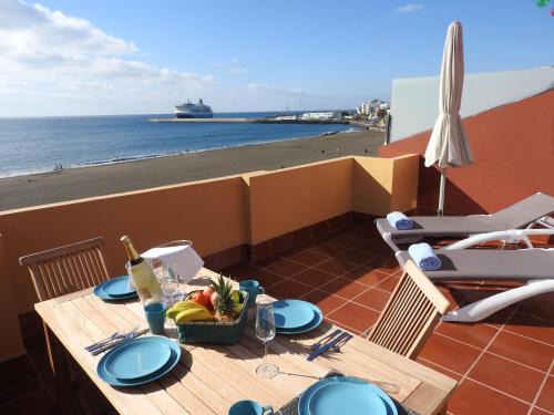 Gran Tarajal Apartment | Ocean View Penthouse II