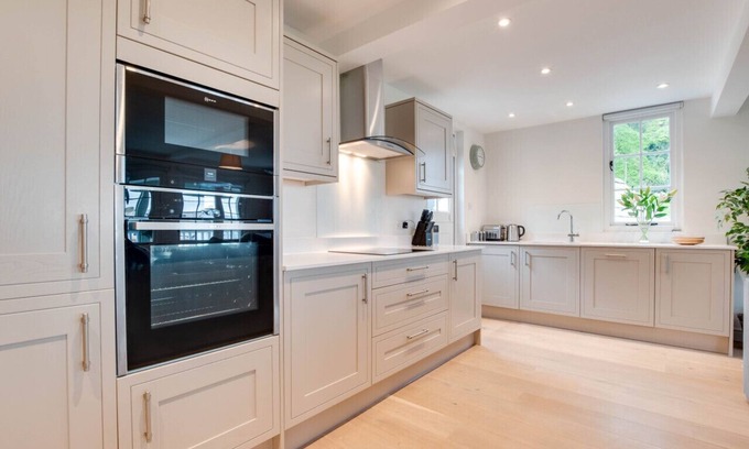 Lynmouth Apartment | Ocean View - Two Bedroom Apartment, Sleeps 4