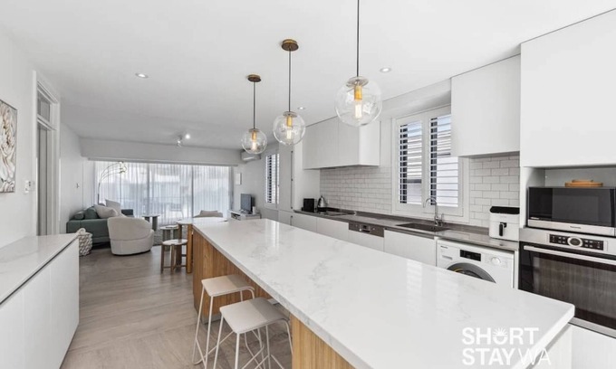 Cottesloe Apartment | Ocean Views Secure Apartment