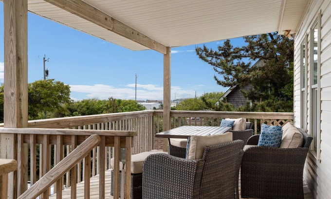 Kitty Hawk Apartment | Ocean Views From Deck, Includes 2 Beach Chairs + 1 Umbrella, 2min drive to beach