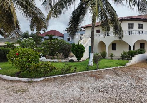 Brusubi House | Ocean Walk Guesthouse