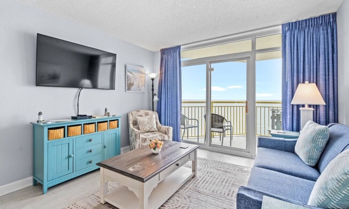 Crescent Beach Condo | Oceanfront Balcony - 1BR - 1BA - Kitchen - W&D