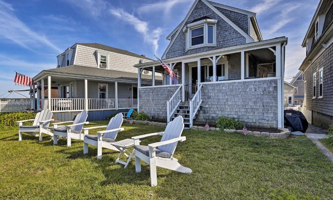 Brant Rock House | Oceanfront Cape Cod Home with Porch, Yard and Grill!