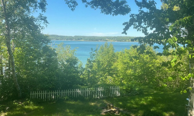 Salsbury Cove Cottage | Oceanfront cottage for rent, 5 miles to Acadia National Park. Pet-Friendly!