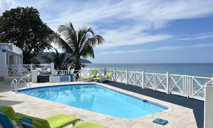 North Star House | Oceanfront Family/Group Villa: Scuba Dive, Snorkel, & Relax to Stunning Sunsets!