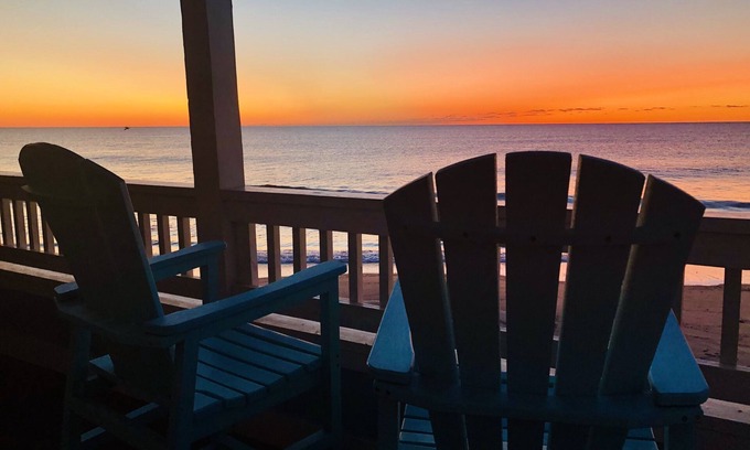 Kure Beach Condo | Oceanfront Ground Floor Condo with Pool- Riggings D1
