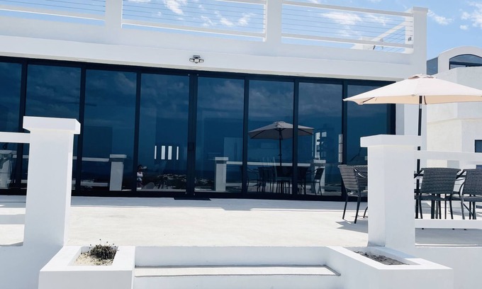 Lengueta Arenosa House | Oceanfront home with spectacular views!