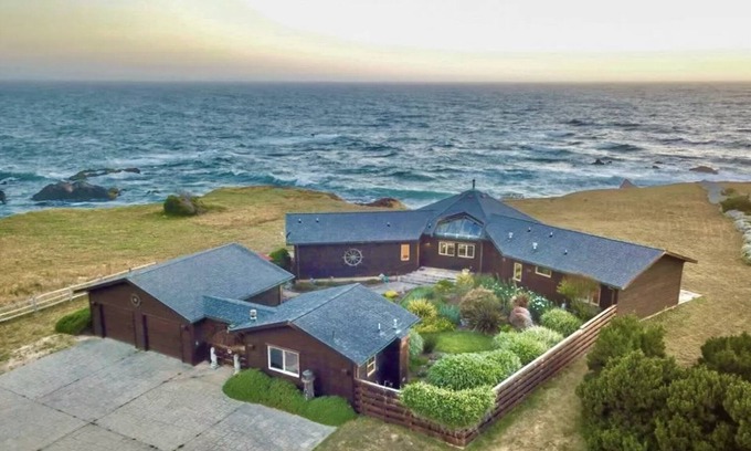 Fort Bragg House | Oceanfront home with amazing views and privacy