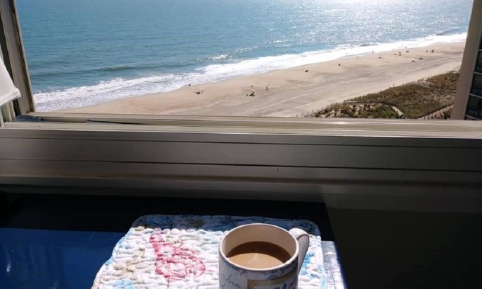 North Ocean City Condo | Oceanfront ~Hypnotizing Ocean Waves & Stunning Sunrises! Pool~Linens~Smart TV