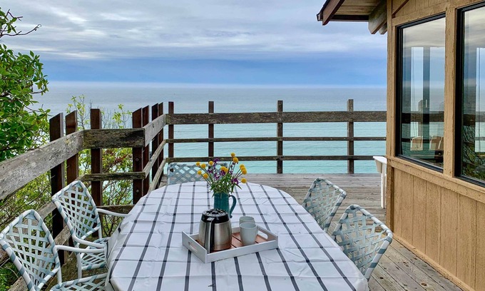 Manchester House | Oceanfront Irish Beach Home: Private Beach Access!