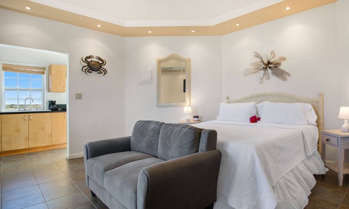 Island Harbour Apartment | Oceanfront Lux Suite With Panoramic Views Arawak Beach Club