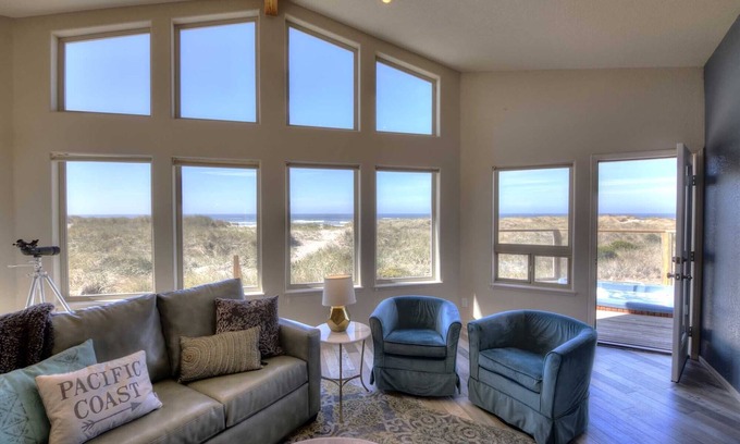 Bayshore House | Oceanfront on Sandy Beach! Hot Tub! Dog Friendly! Direct Beach Access! Game Room!