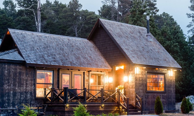 Fort Bragg Cottage | Oceanfront one-bedroom suite, Private Deck, Fire pit, - Minutes to Town