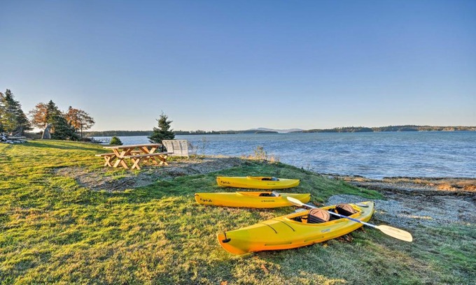 East Sullivan House | Oceanfront Sullivan Cottage on 6 Acres with Kayak!