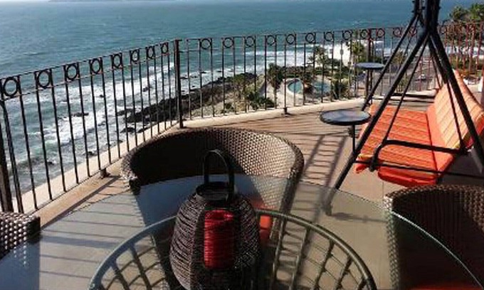 Balcones de Loma Linda Condo | Oceanfront Sunsets from 7th Floor Balcony! CENTRO AREA