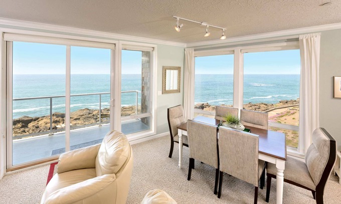 Depoe Bay Condo | Oceanfront, Whale Watching, Pool | Captains Choice
