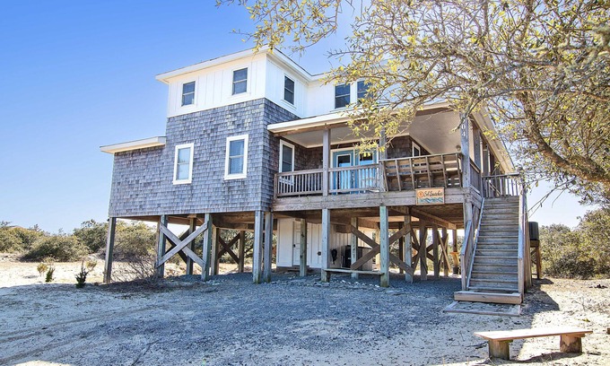 Corolla House | Oceanside, Hot Tub, Screened Porch, Wild Horses, 4x504, Sol Searcher