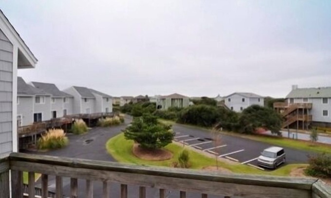 Sea Acres House | Oceanside townhome in the charming village of Duck North Carolina