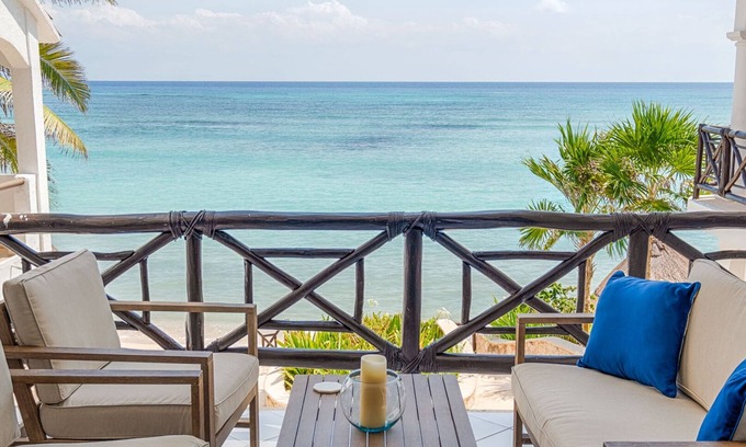 Akumal Condo | Oceanview Condo with Balconies, Pool & Daily Service