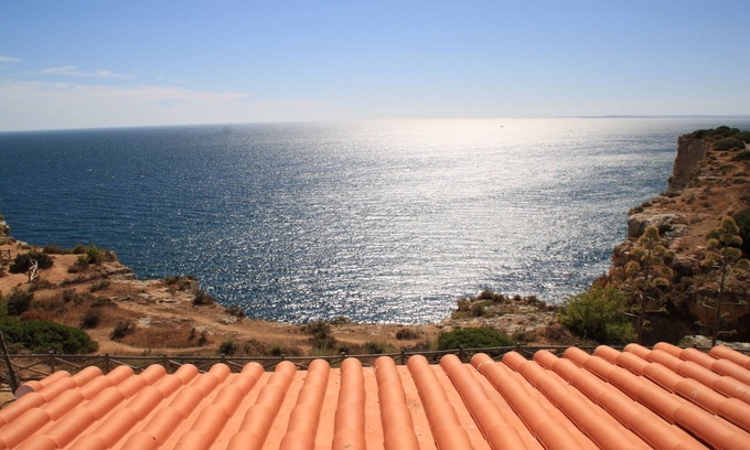 Vale de Centianes Apartment | OceanView Right on the sea