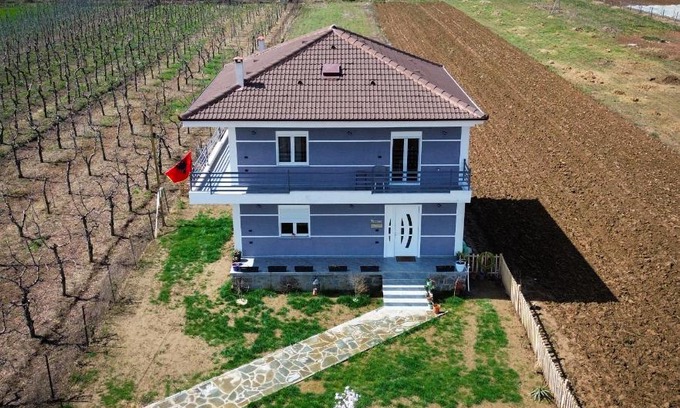 Korce Villa | Oda e shtojzovalleve
