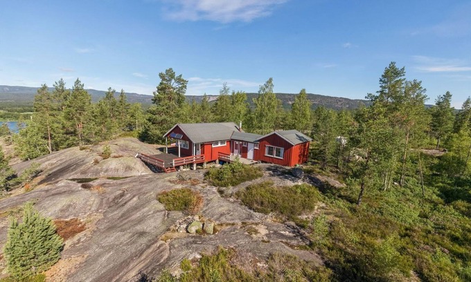 Amli Cabin | Off-grid cabin with panoramic view