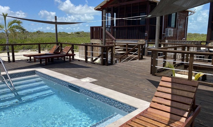 San Pedro Cabin | Off-grid Casita on the most popular beach area of Ambergris Caye!