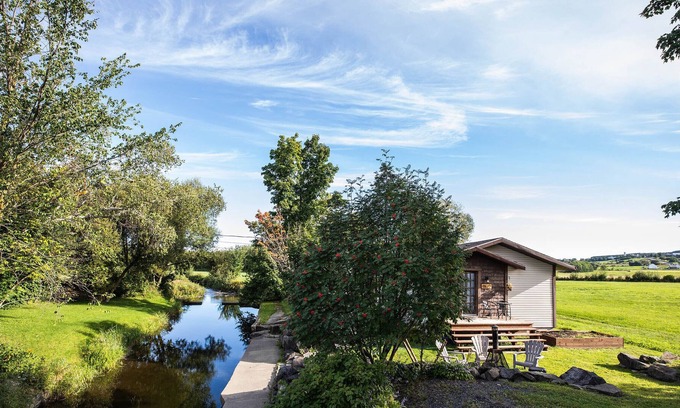 Sainte-Marguerite House | OJ River House - Boho House on the River