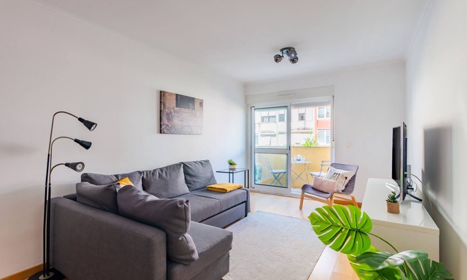 Beato Apartment | Olaias Park Flat in Lisbon