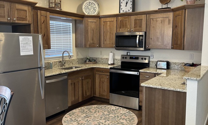 Camdenton Cottage | Old Kinderhook Creekside Golf Cottage #14