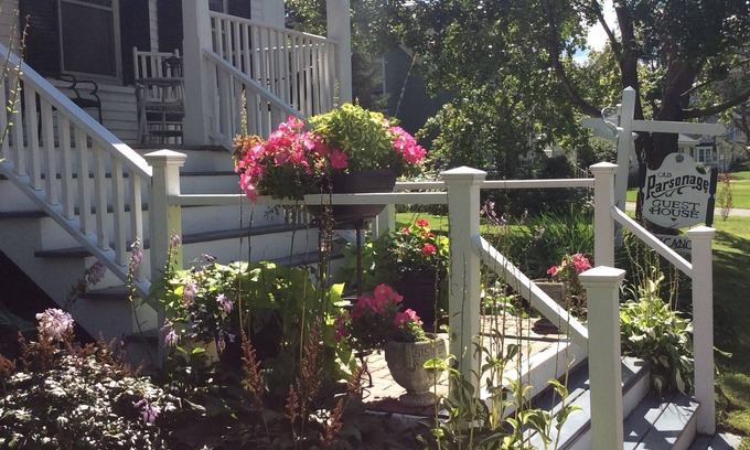 Kennebunkport Bed & Breakfast | Old parsonage B&B