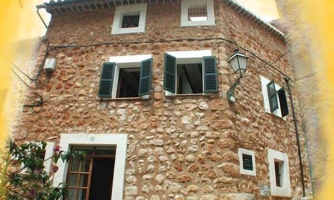 Fornalutx Cottage | Old restored farmhouse in the beautiful village of Fornalutx