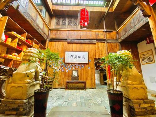 Tunxi House | Old Street Courtyard (Free Pick up Service)
