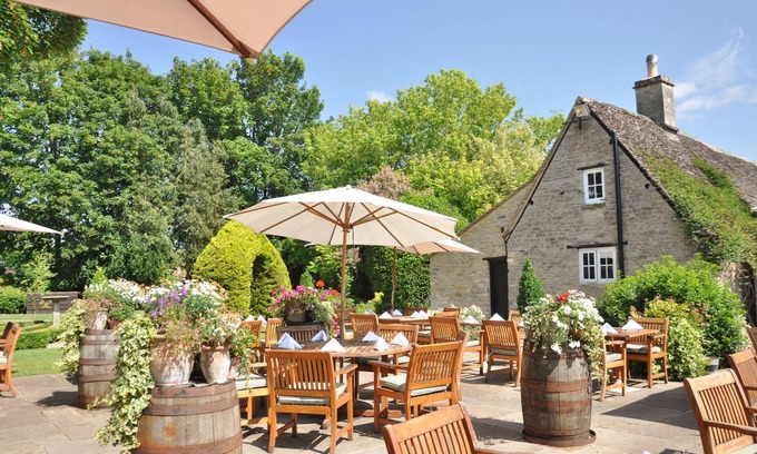 Minster Lovell Hotel | Old Swan