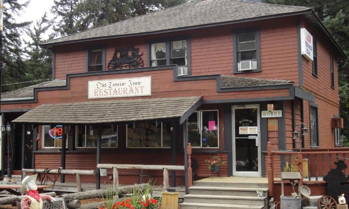 Boston Bar Hotel | Old Towne Inne Chuckwagon Bar & Grill