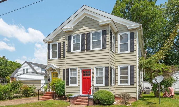 Hampton House | Olde Hampton, right in the center of Hampton Roads 1