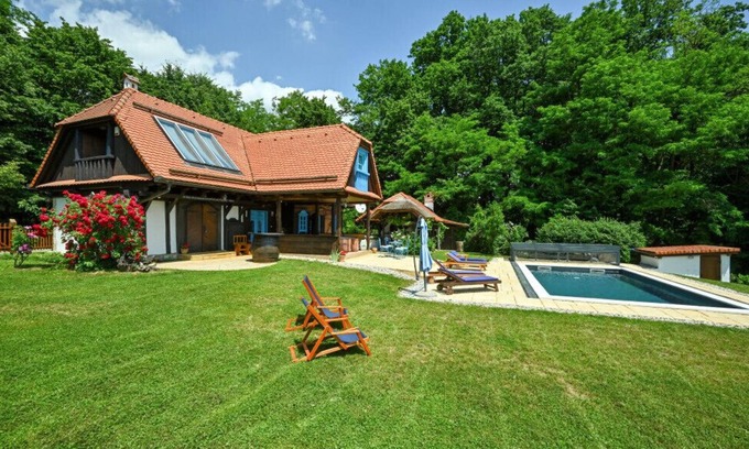 Zlatar Villa | Oldwine House Ložnjak by Villas Guide