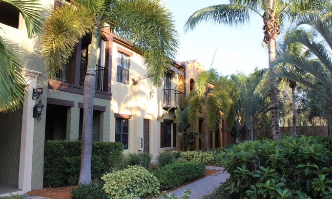 Ole Condo | Ole at Lely - Experience Naples in luxurious holiday rentals