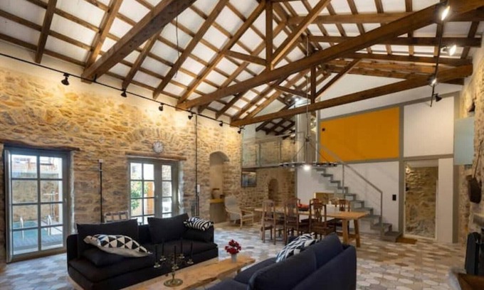 Lefktron Villa | Olive Press 1816 | Pool & Terrace | Walk to Beach