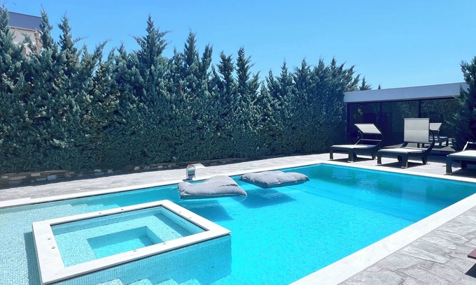 Anavyssos Villa | Olivujoj Villajoj -Deluxe Villa with Detached Pool House in the Athenian Riviera