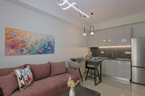 Katerini Apartment | OMICRON - Deluxe Central Apartment by Optimum Link