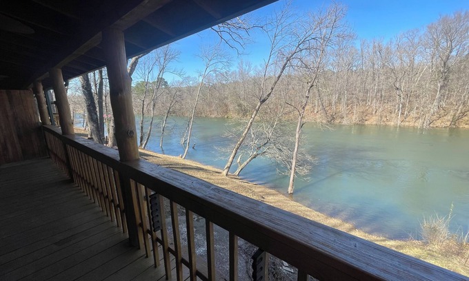 Heber Springs Cabin | On River Time at Lobo #9! Cabin on Little Red River in Heber Springs