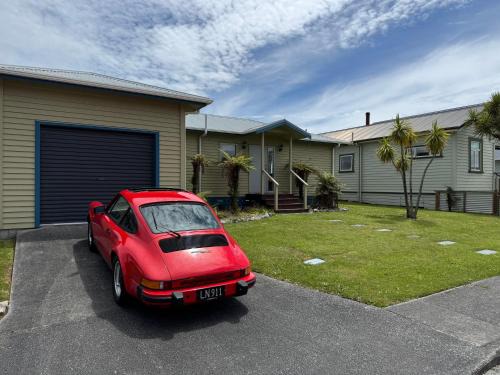 Hokitika House | On the Beach
