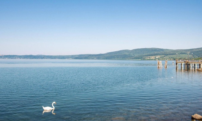 Poggio Apartment | On the Bracciano Lake, this open and large vacation apartment welcomes you.