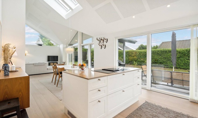 Karrebksminde House | On the island of Enø, this comfortable and light-filled vacation home welcomes you near the beach.